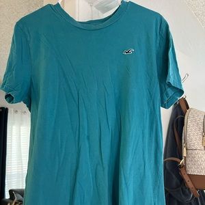 Hollister t shirt